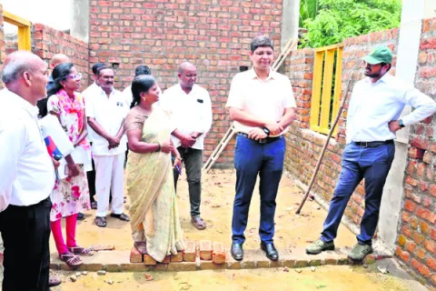 లబ్ధిదారులకు ఇబ్బందులు కలుగకుండా చూడాలి 