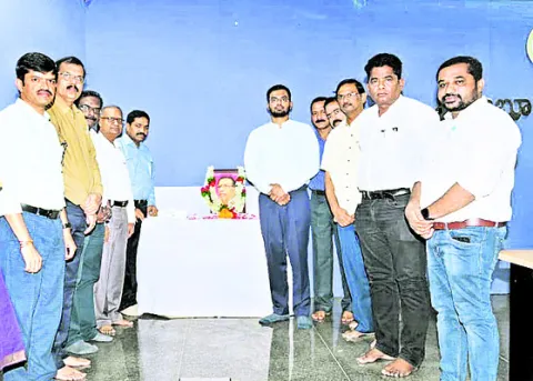 జయశంకర్‌ ఆశయాలను సాధించాలి
