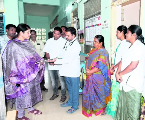 పీహెచ్‌సీల్లో మెరుగైన వైద్యసేవలు అందించాలి
