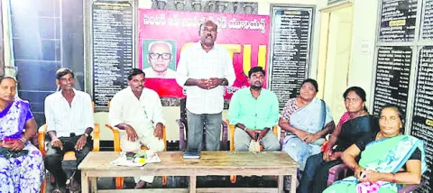 మంత్రి హామీలు నీటి మూటలేనా.. ? 