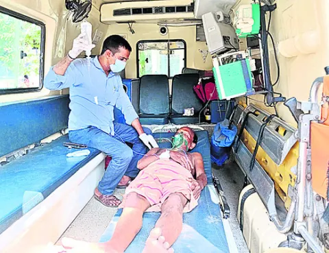 పాము కాటుతో రైతు మృతి