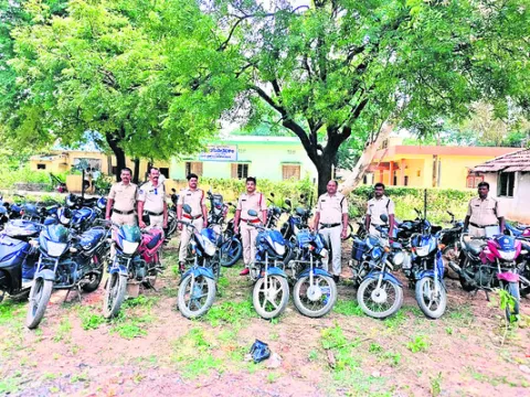 జ్వరంతో యువకుడు మృతి