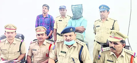 అంతర్‌రాష్ట్ర సైబర్‌ నేరస్తుడి అరెస్టు