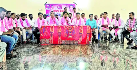 సాగునీటి పనుల కోసం పాదయాత్ర