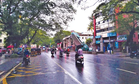 Junglee Maharaj Road, Pune: This road is legendary for being pothole free