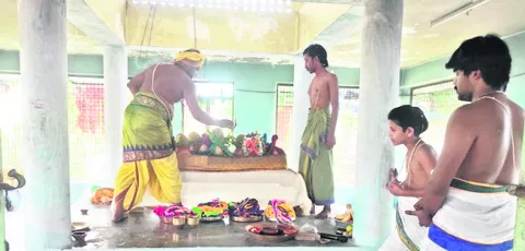 వైభవంగా పవిత్రోత్సవాలు 