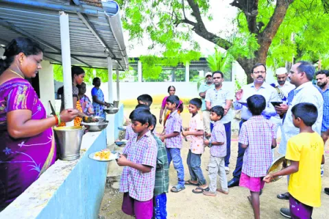 ఉద్యోగులు అటెన్షన్‌ 