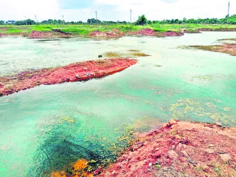 గ్రావెల్‌, మట్టి దోపిడీ.. పట్టించుకునే నాథుడేడీ? 