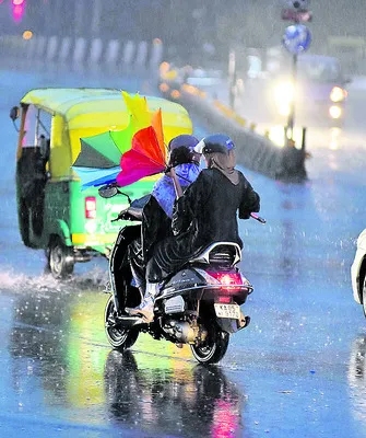 రాజధానిలో రాత్రంతా వర్షం