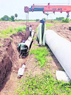 కీలకమైన పనుల్లో జాప్యం