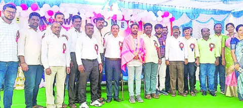విద్యార్థులు క్రమశిక్షణతో మెలగాలి 