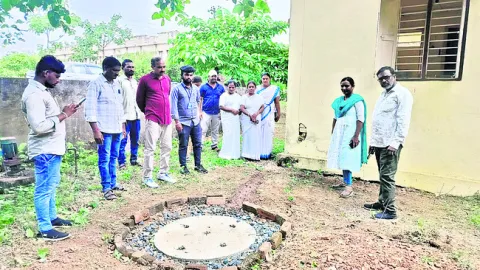 పారిశుద్ధ్య చర్యలు చేపట్టాలి