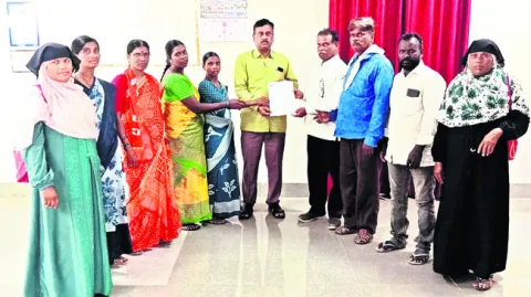 ఎండీఎం కార్మికుల సమస్యలు పరిష్కరించాలి