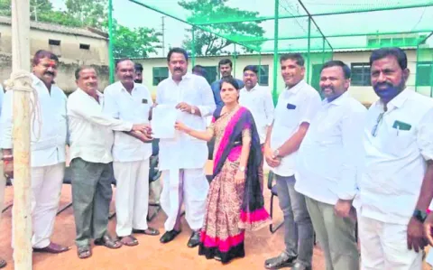 అండర్‌పాస్‌ బ్రిడ్జి నిర్మించాలని వినతి