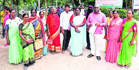 పెండింగ్‌ బకాయిలు చెల్లించాలి