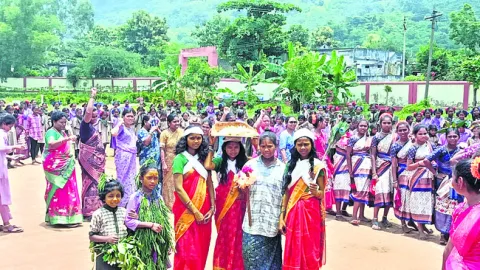 పి.ఆమిటిలో ఆదివాసీ దినోత్సవం 