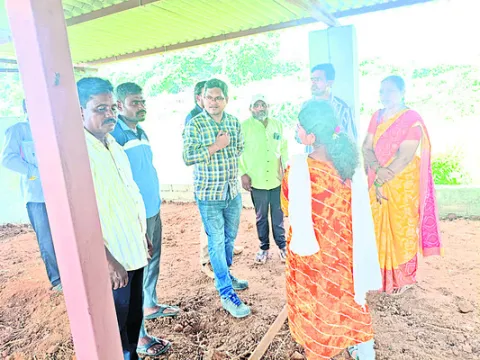 మునిగలవీడులో కేంద్ర బృందం పర్యటన