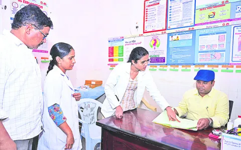 ప్రభుత్వ ఆస్పత్రి తనిఖీ  

