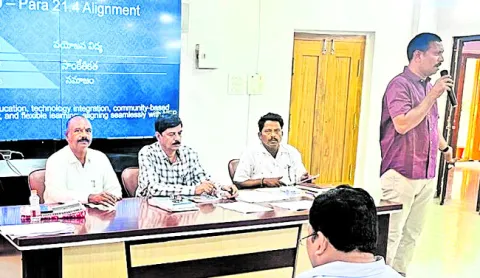 నూరుశాతం అక్షరాస్యతే లక్ష్యం 