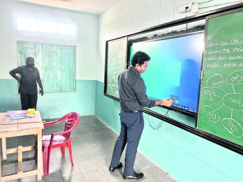 డిజిటల్‌ బోధనపై అశ్రద్ధ వహించొద్దు 