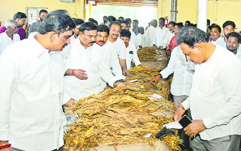 రైతు గోడు పట్టని ప్రభుత్వం 
