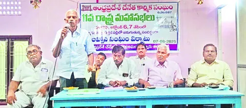 రాష్ట్రంలో చేనేత కార్మికుల స్థితి దుర్భరం