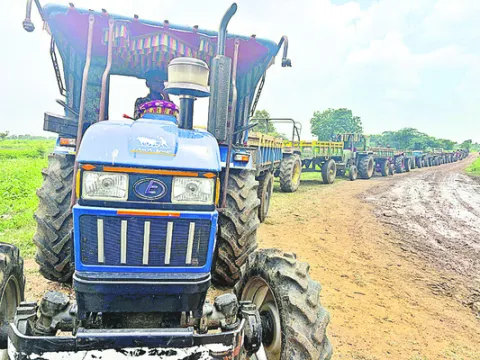 ప్రైవేటుకు ‘ఇందిరమ్మ’ ఇసుక..! 