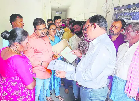 ఏ ఒక్క దరఖాస్తూ పెండింగ్‌లో ఉండొద్దు 