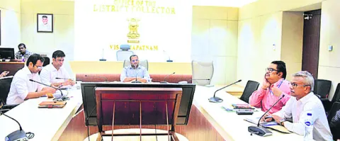 భూ సేకరణ, పెండింగ్‌ ప్రాజెక్టుల పూర్తికి చర్యలు