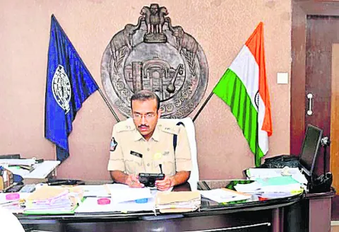 నాటుతుపాకీల ఏరివేతకు కార్డన్‌ సెర్చ్‌ 