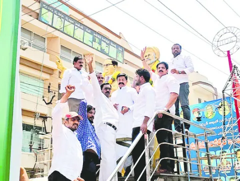గెలవలేకే రమేష్‌ యాదవ్‌పై దాడి 