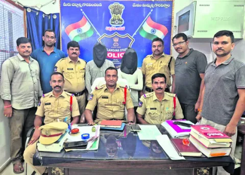 కమ్మర్‌పల్లిలో గంజాయి పట్టివేత