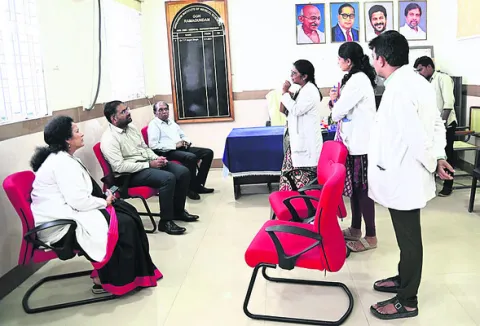 15 లోగా భూ సమస్యలు పరిష్కరించాలి