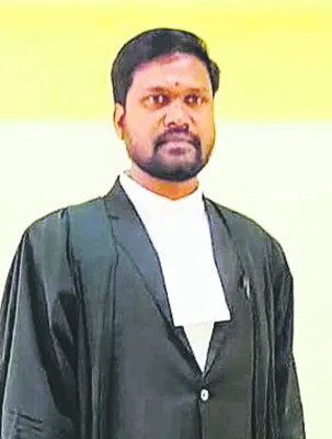 న్యాయవాది బలవన్మరణం 
