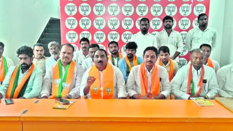 ఢిల్లీలో కాంగ్రెస్‌ దొంగ దీక్షలు
