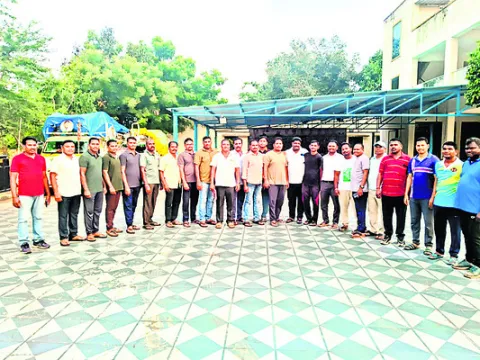 ఆదివాసీ దినోత్సవాన్ని జయప్రదం చేయాలి