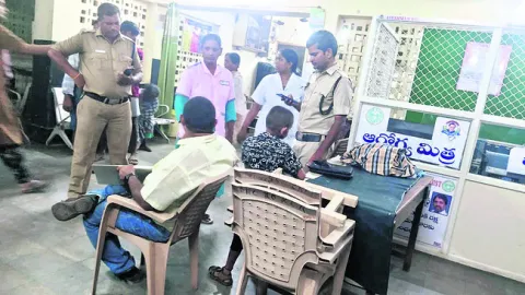 మద్యం మత్తులో  మార్కెట్‌ డైరెక్టర్‌ హల్‌చల్‌