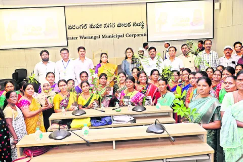 గృహాల్లో మొక్కలు  నాటేలా చర్యలు