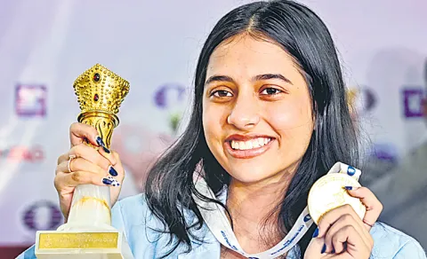 Divya Deshmukh how teenagers handle celebrity status explainer