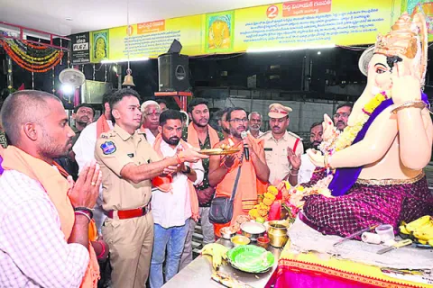 గణేశ్‌ ఉత్సవాలు ప్రశాంతంగా నిర్వహించుకోవాలి