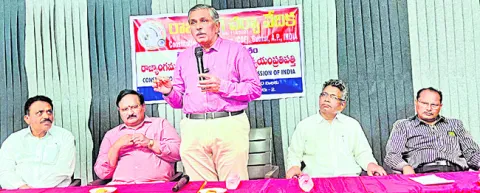 పారదర్శకత కోల్పోతున్న ఎన్నికల కమిషన్‌ 