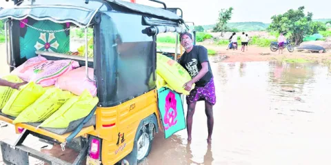 రాష్ట్రం దాటుతున్న యూరియా 