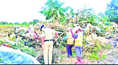 వరదలో కొట్టుకువచ్చిన వ్యక్తి మృతదేహం 