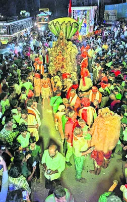 గంగమ్మ ఒడికి గణనాథుడు