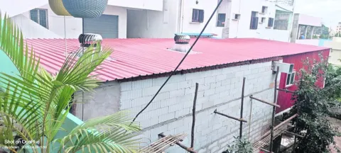జనావాసాల మధ్య బార్‌  
