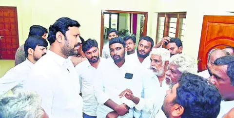 ప్రభుత్వ వైఫల్యాలపై నిరంతర పోరాటం 