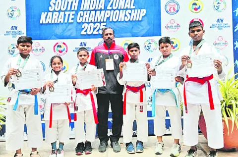 సౌత్‌ ఇండియా జోనల్‌ కరాటే పోటీల్లో సత్తెనపల్లి విద్యార్