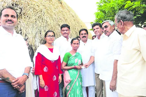 స్మార్ట్‌ కార్డుతో సులభతర సేవలు 