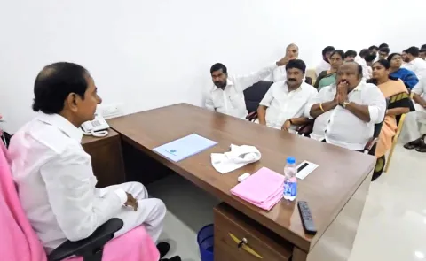 BRS Leaders Key Meeting With KCR At Erravalli Farm House