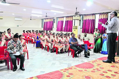 మహా సముద్రాలు సంపదకు నిలయాలు 